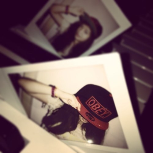 DaBeebuhSwag's profile picture. Damn you ❁