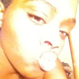love to smoke chill & count my money....& DATS
 MZ.SLIM TO YOU! BOL!