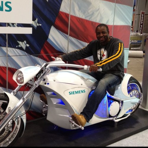 Elav8urmnd's profile picture. 