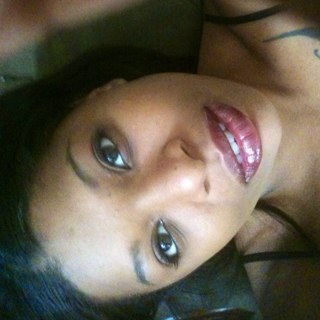 prettyliloser's profile picture. Female, smart, and sexy