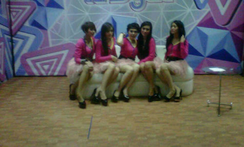Official Tina with Dgirls *Fandom* || @TinaToon93 @Reskyillyin @Deylaa @elisabethjessy @yandaliana