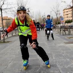 Una persona se descubre cuando se mide contra un obstáculo
1h y 38min 42 km,195 m patines
2h 10 min 21 km ( zapatillas)
53 min 10 km ( zapatillas)