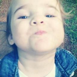 O seu sorriso me faz acreditar que nada é em vão e que vale a pena lutar pelo meu sonho.♥ #MariaEduarda