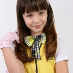 eu sou a larissa manoela taques oficial ...naoo sou fake da larissa manoela pq sou a larissa manoela