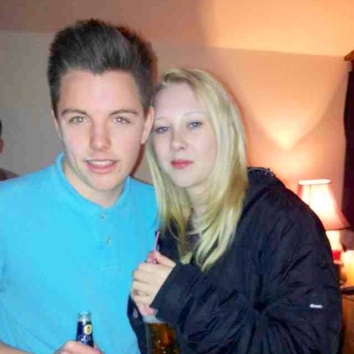 cameronhughes97's profile picture. Well im up for a laugh, i easy to get along with. I love playing football:) and i follow back:)