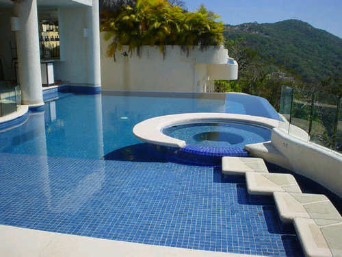 Empresa especializada en Aplicaciones hidráulicas, construcción de Albercas y proyectos de conservación de aguas. Clientes: sector privado, Hoteles e industrial