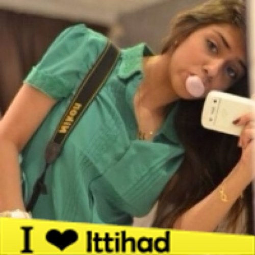 ليھٌ تسرقني من النـاس و العآلم و انت عآجز فــي ! حيآتگ تحتويني |
         الخاص ممنوع ....