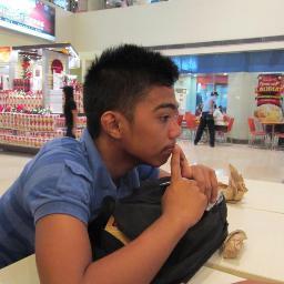 Hindi ako cute. Pero love ko Prinsesa ko = @shootingtala