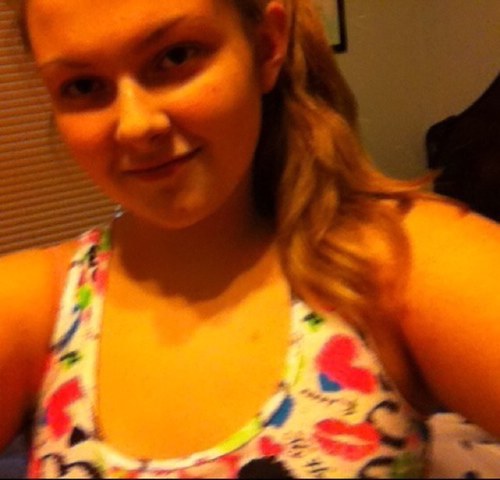 Hi im savannah i am 14! Im a directioner and a janoskianator!!!!!!!!!! Keek: 19savannah99 Kik: sa.vannah316  email: country.chick_14@yahoo.com
