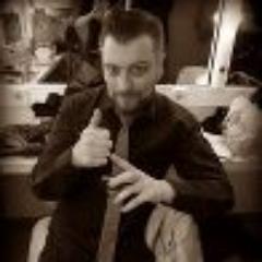 CANTANTE Y ACTOR Entusiasta y entregado a esta profesión tan ingrata a la que tanto tengo que agradecer.