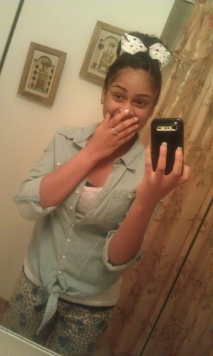 Well ... I'm MiXED, PiSCES Baby , ATTiTUDE, 5'4, LOVE FOR BASKETBALL, DANCE *TWERK, ... HMMMM FOLLOW MY MAiN @2Kiss_Touch 3