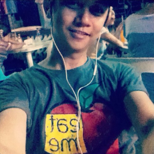 simply_derrick's profile picture. 