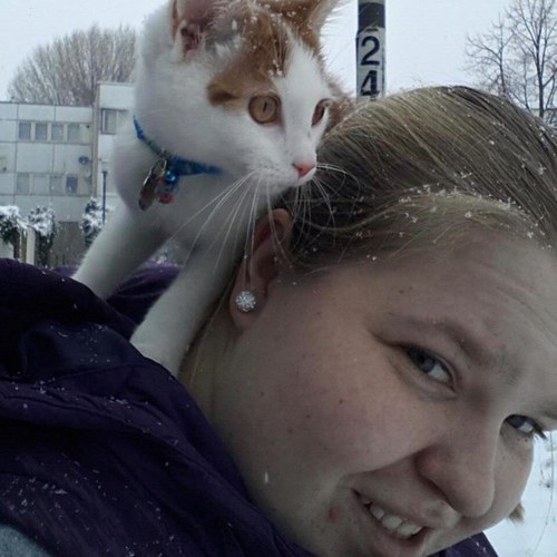 debzyx's profile picture. 