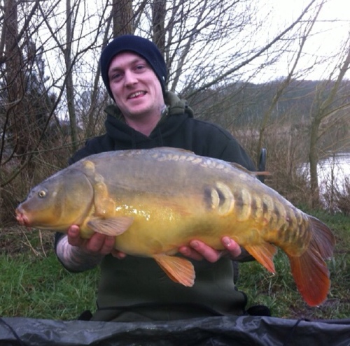 Mad carp angler big tackle tart and loving family man with 5 great kids 

field tester for @carpbaituk #CBUK #TEAMCBUK