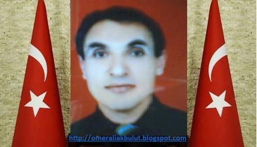 OMERALIAKBULUT1's profile picture. ÂLİM VE BİLGİN OLDUĞUMU
İDDİA ETMEKTEN HAYA EDERİM
OKUR YAZAR OLDUĞUMU
RAHATLIKLA SÖYLEYEBİLİRİM
MÜSLÜMANIM
RABBİME ŞÜKÜR
ELHAMDÜLİLLAH DERİM