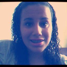 Mickey pois ele é muito meu -q.Beijos na testa , Giovanna (: