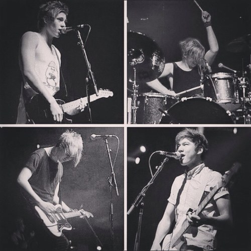 5SOS ♥ Ashton ♥ Luke ♥ Calum ♥ Michael ♥ UK Fans! ♥ Calum, Ashton, Luke, Michael and 5SOS band page follow :) Australian Guys... ♥
