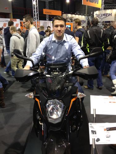Hilversum | SV Loosdrecht | Voetbal | Zwemmen | Auto's | Motors | new Yamaha MT-09