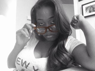 iRozB's profile picture. iRozB |iˈräz bee |n: #1whois profoundly #llustrious&intelligent hailed as a innovator;LEO.SYNONYM; #MsMakitHappen ORIGIN: late 20th century; Hollis2Hollywood