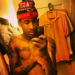 From SF CA....19 years of age .....name is LEE#TeamSingle #TeamScropio #TeamTatted #TeamFollowBack #TeamFreak ;) #teamDontFollowBackAndGetUnfollowed