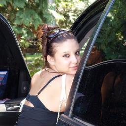 le20e34minuti's profile picture. Insofferente, abulica, silenziosa, profondamente in bilico, mezzi spropositati rispetto alle capacita' d'interpretazione e azione.