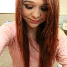 @milanaaranovska #FOLLOWBACK
Милана(Лана), 15 лет, живу в Мусоросранске, мудачка с красными волосами и тонной косметики. -Это всё что вы должны обо мне знать