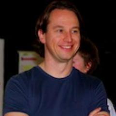 Strategy, Service, Design & sustainable business. Curious of all human behaviour,  Foodie, penfan, weightlifter & proud father