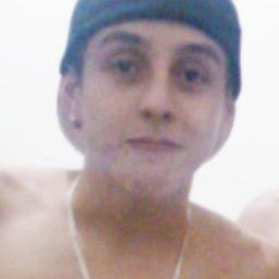 Ame o que tem, antes que a vida te ensine a amar o que tinha.