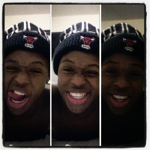 my name is Byron ya digzzz i don't fuck with squares ote hotboyzz follow me and ill follow you bang bang!