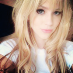 A distância não significa nada, quando alguém significa tudo. @sophiaabrahao ♥
