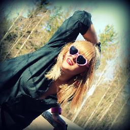 blondinista9's profile picture. 