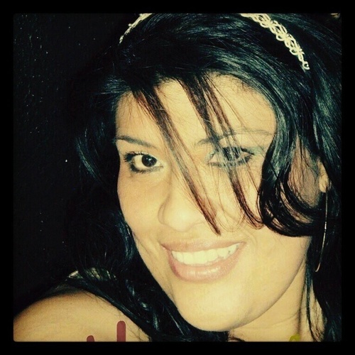 Small town girl with a big heart nd even bigger dreams
