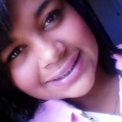 Bem vindos ,sou geminiana,15 anos,alegre ,bagunceira,sapeca as vezes ,me solto com que eu conheço, romântica,solteira ,adoro agita ,brava ou chata só as vezes .