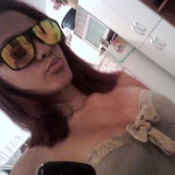 Feliz , pra me conhecer melhor , ta ai meeu facebook ♥
e meu http://t.co/90xaigBGrz  http://t.co/Rsvb7VHvWH