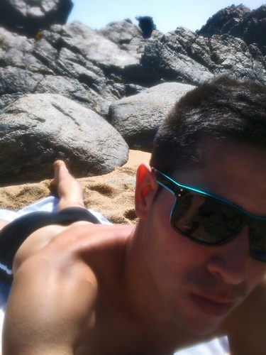 trabajador, independiente, feliz y disfrutando la vida aconcho, amo la música como a mi vida,                   24  años