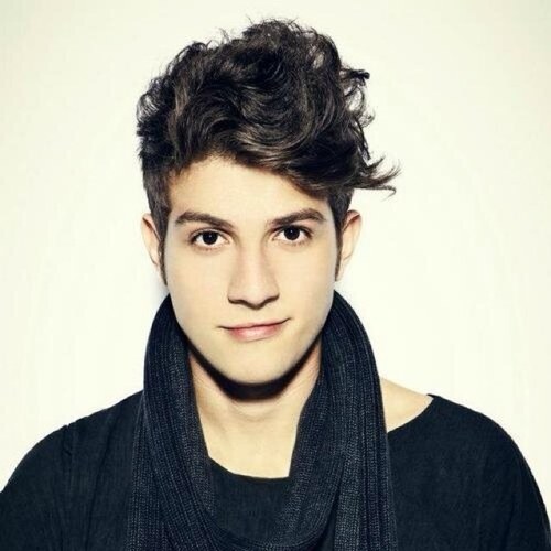 Se somar todos os graos de areia da praia, todas as rosas do mundo e todos os sorrisos que já foram dados começará a ter uma ideia do meu amor por vc @ChayLeao