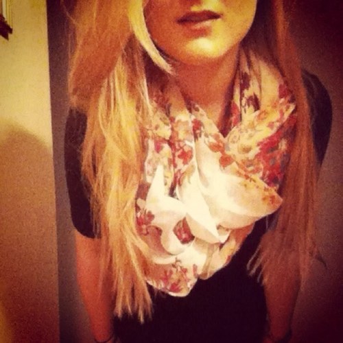 College girl who wants to be the happiest and healthiest beach babe she can be:) avi's me!