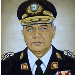 Com. Gral. (TT) Jub. Ex-Director del CVTTT, Ex-Gerente Transporte Terrestre INTT, Lic. en Educacion, Docente en Materia de Transporte Terrestre y Seguridad Vial