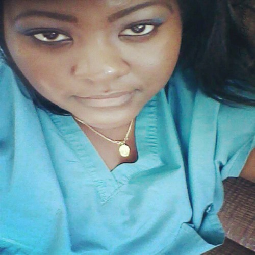 Im 5'5 Brown eyes wid the Thick Theighs...Im a captial Bitch and i dnt give a fuck im just brutally HONEST u take it or NOT!