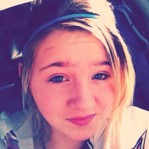 No ine likes me and im lonely well i think thats how its spelt