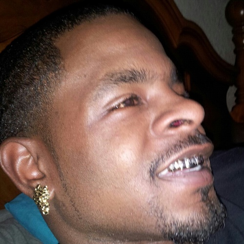 Real ni52az fuck with me and I don't give a fuck who don't! #WestUp #RedMobBloodGang #Iammybrotherskeeper #80'sbaby #NorthTulsakid #Bitylivin'