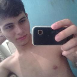 Djonata Ferreira, 17 anos. musica comida dormir ate tarde
'Sigo todos de Volta!
