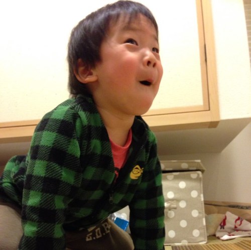 3児の父で子育て奮闘中。福祉関係で小規模多機能の所長兼ケアマネをしています。資格は社会福祉士・主任ケアマネ・ソーシャルアロマセラピスト・機能回復士を取得。子育てや福祉のこと、またはアロマのことについて呟いていくので皆さんと一緒に共有できたらと思ってます♪皆さん、よろしくです☻