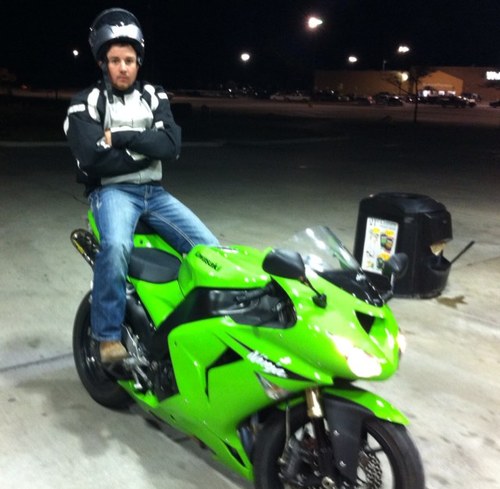 Wrk hard / play hard / ball harder ;) wanna get to know me?? Ok ;) hmu then!!