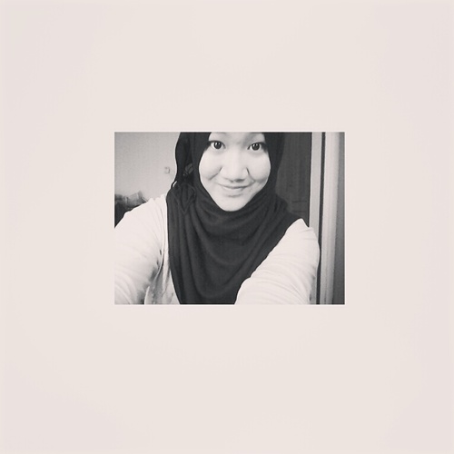 Hi . I'm WAN NOR ARYANI . Fourteen . Smkbbst . Single . Instagram - waryani