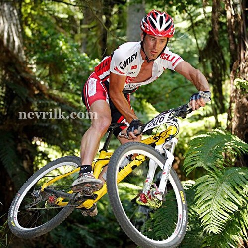 cross country rider come gravtiy enduro / moto hack and plumber by day