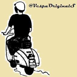 Sekumpulan manusia yang mengendarai vespa. Tidak ada perbedaan diantara vespa. Lebih baik naik vespa. CP: 08986020440