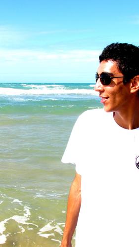 leolandym's profile picture. 