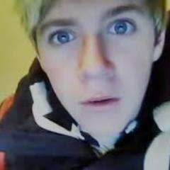 HI I'M A DIRECTIONER AND PLS..FOLLOW ME I'LL FOLLOW U BACK......:)....AND TNX FOR ALL THE FOLLOWERS