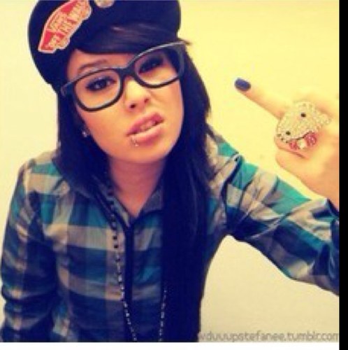 Down ass bitch 
follow me: IG; GoodKushx
i follow back!